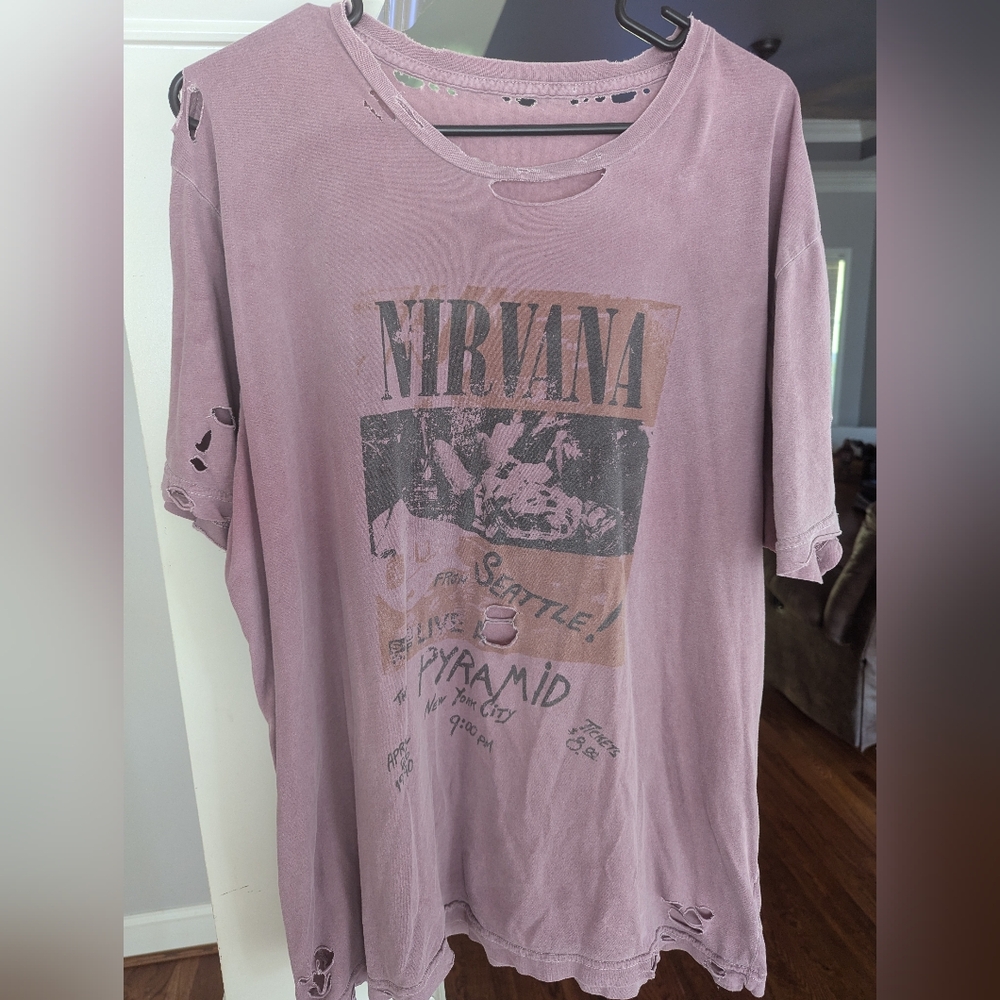 Women's graphic tee